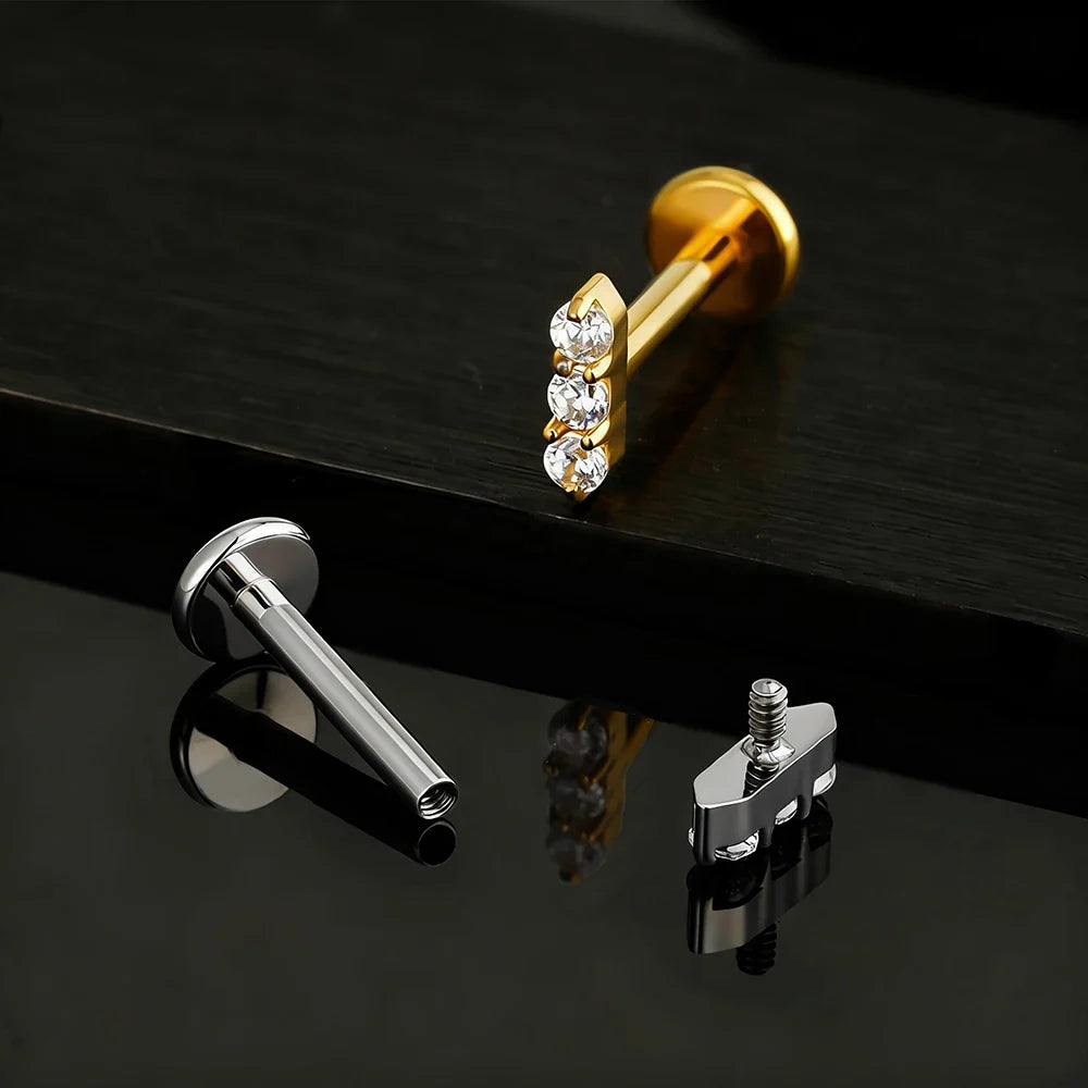 Right Grand ASTM F136 Titanium Tiny Triple CZ Bar Labret Lip 16G Flat Back Cartilage Helix Tragus Nose Stud Piercing Jewelry